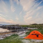Si può dormire in una tenda da campeggio in spiaggia? Bertoni Tende