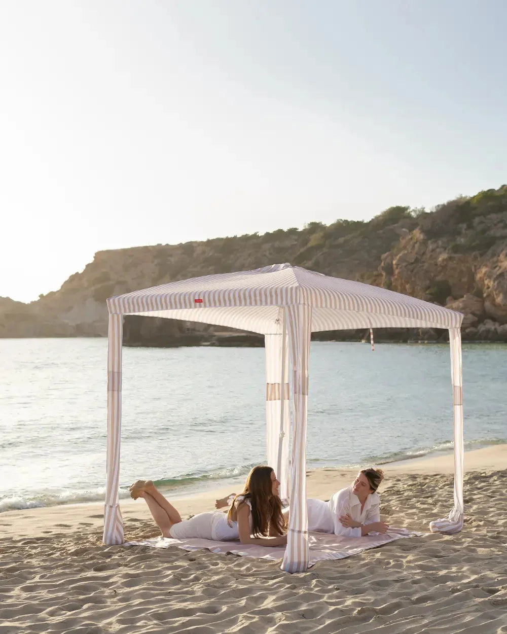 tenda-da-spiaggia-913zfn-1.jpg Tenda da spiaggia con sacchi di sabbia – SUNGOLD - immagine 1