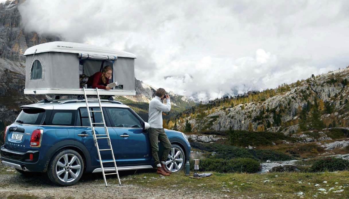 tenda-sul-tetto-auto-177wyp-1.jpg Mini: in vendita la tenda per dormire sul tetto dell'auto - immagine 1