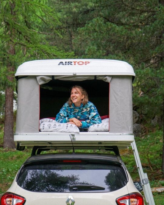 tenda-sul-tetto-auto-938oce-1.jpg Prenota ora la tenda da tetto per le tue avventure Camping Center - immagine 1